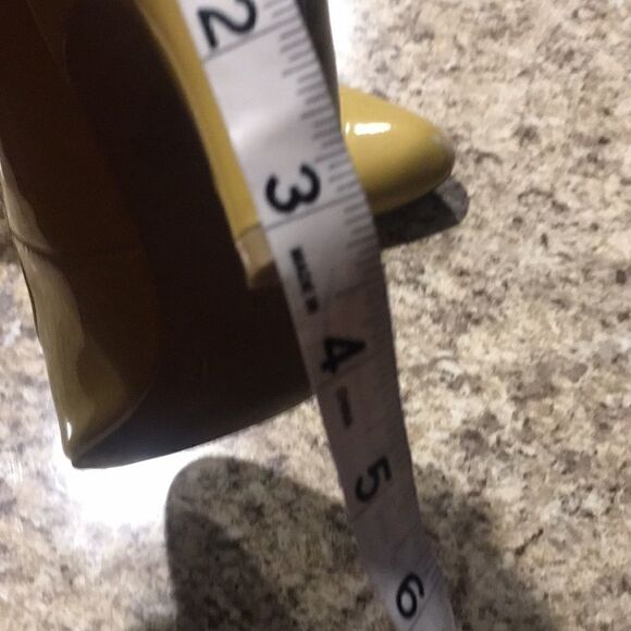 Predictions heels women’s size 7 1/2 dress taupe - Picture 7 of 8